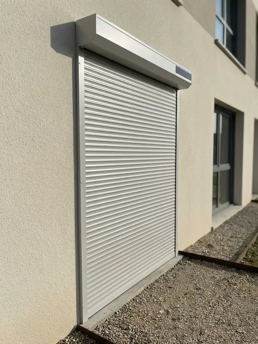 Volet roulant solaire à Cergy